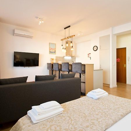 Casa Roberto - Studio Apartment, Lift, Ac, Car Parking - Extra Порто Екстериор снимка